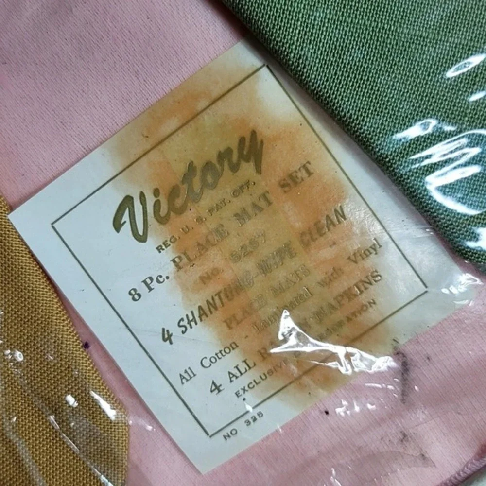 Vintage Victory 8 Pc Place Mat Set MCM Pink Vinyl Placemats Rayon Napkins NOS‎